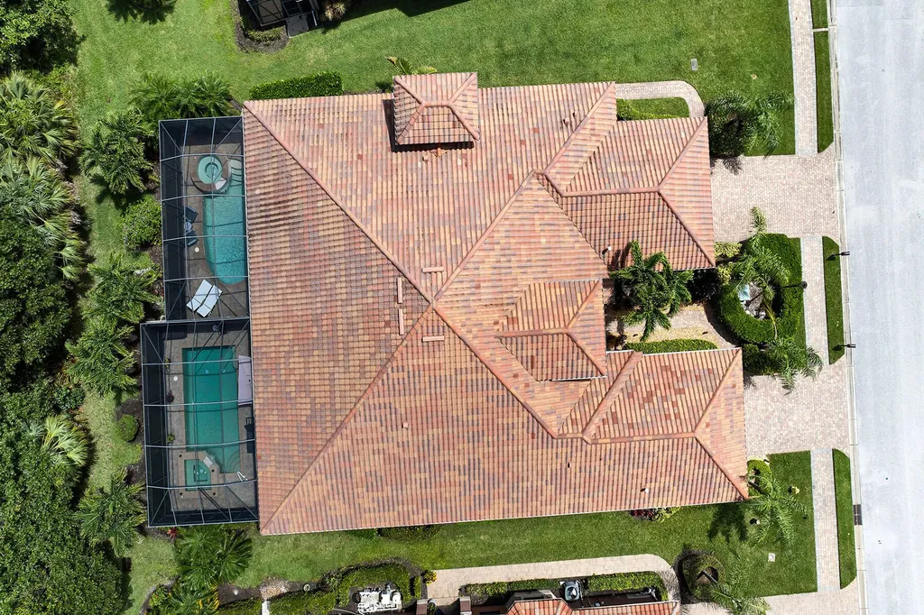 6589 Roma Way Naples FL 34113