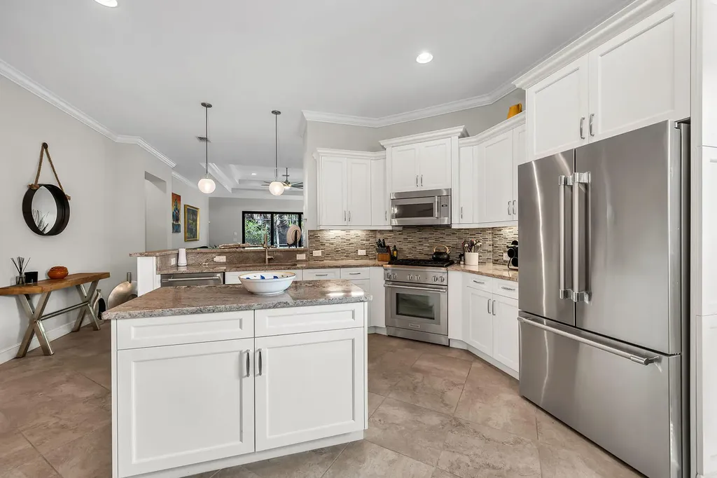6589 Roma Way Naples FL 34113