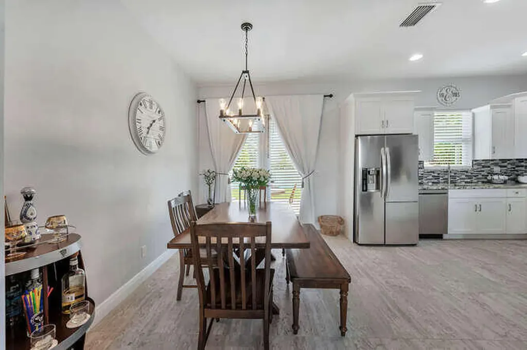 3196 Connecticut Avenue Naples FL 34112