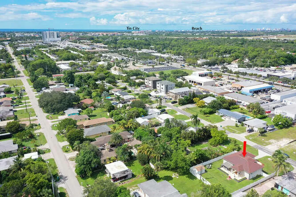 3196 Connecticut Avenue Naples FL 34112