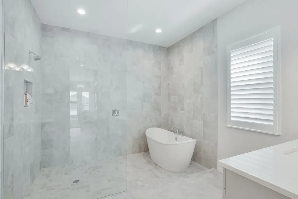 14327 Laguna Springs Lane Naples FL 34114