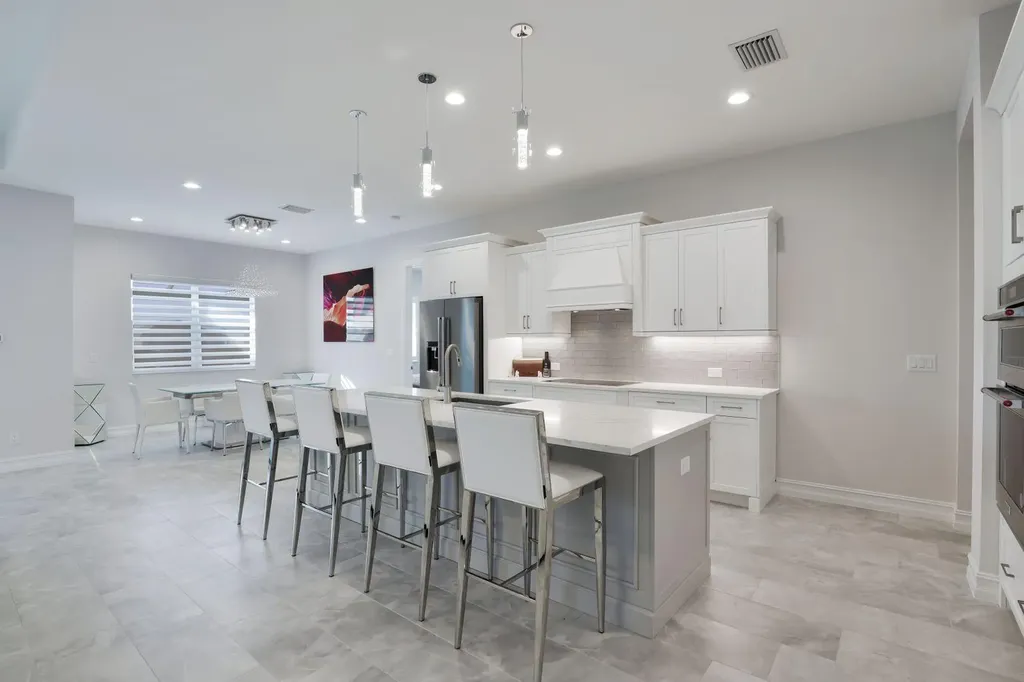14327 Laguna Springs Lane Naples FL 34114