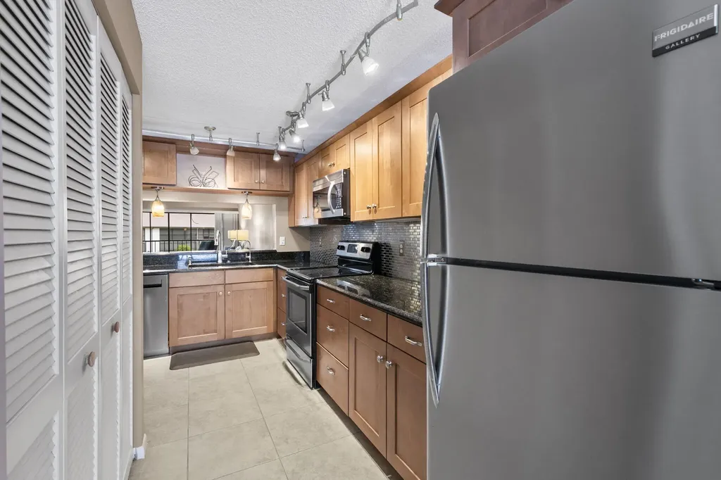 236 Pebble Beach Circle Naples FL 34113