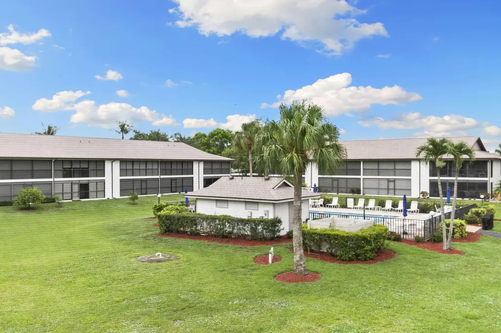 236 Pebble Beach Circle Naples FL 34113