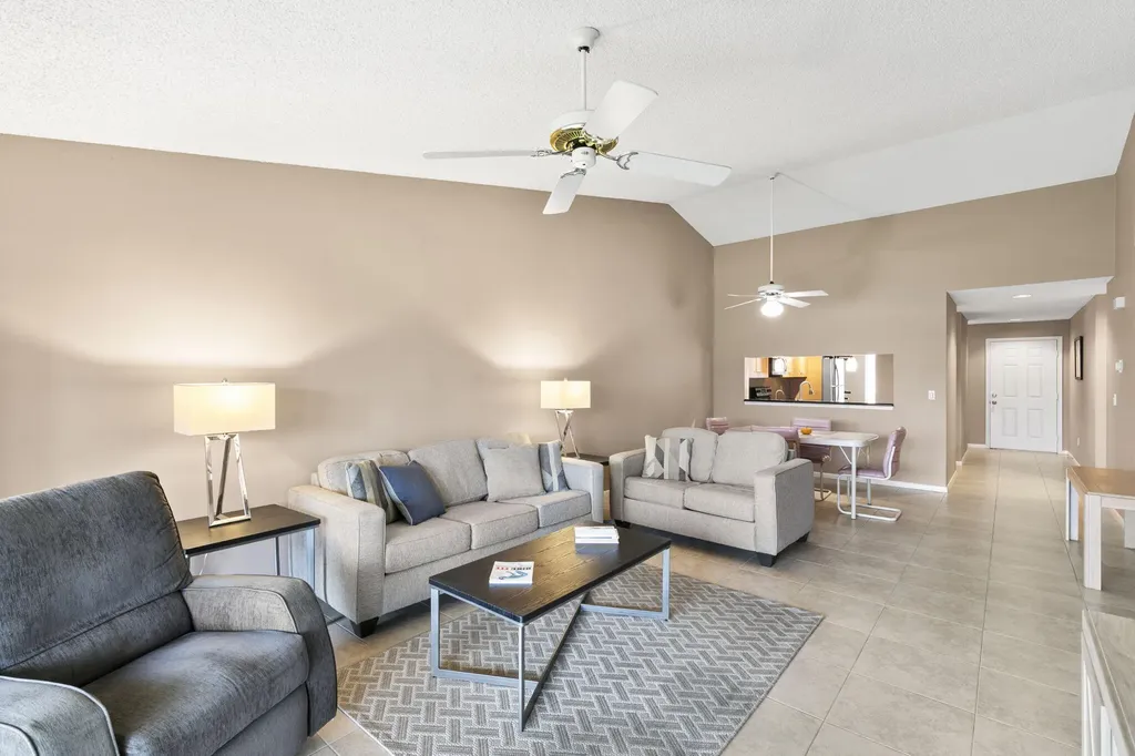 236 Pebble Beach Circle Naples FL 34113