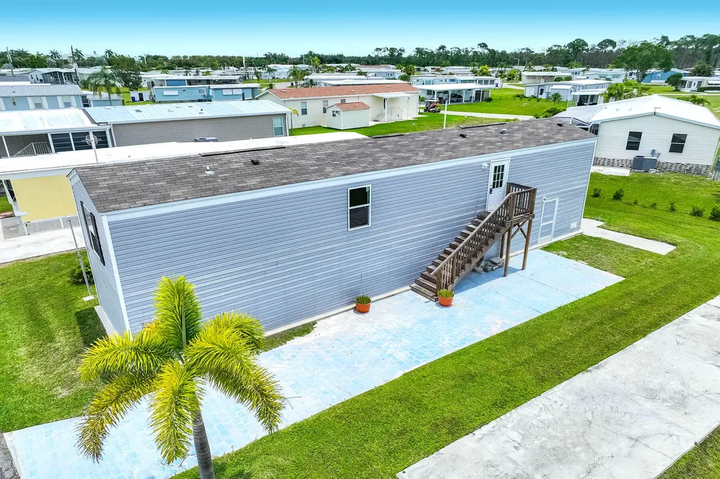 20751 Garden Drive Estero FL 33928