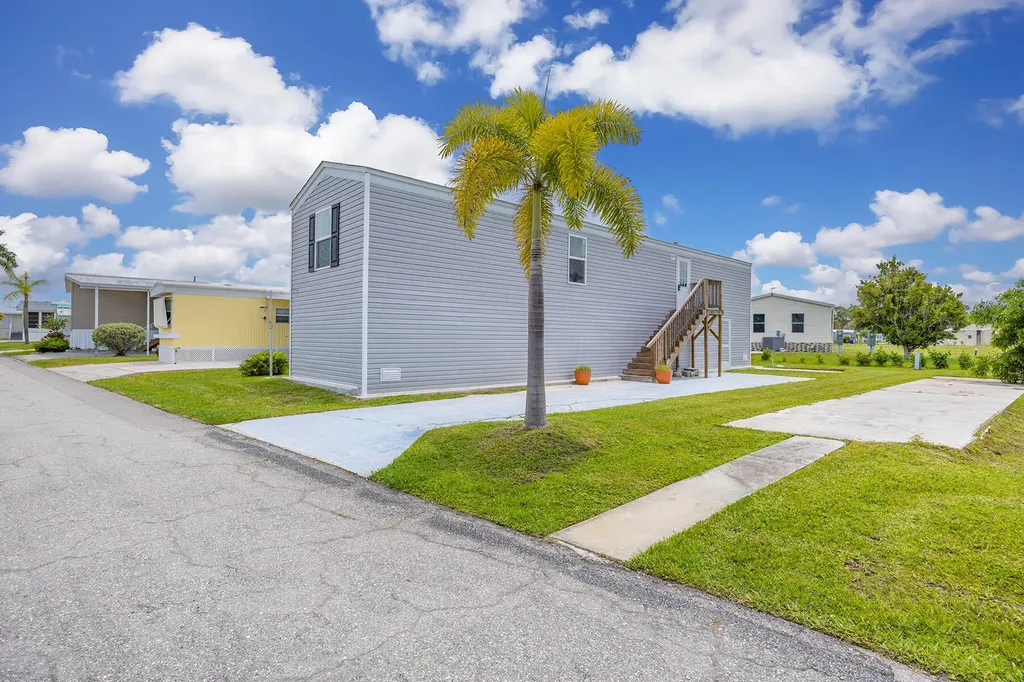 20751 Garden Drive Estero FL 33928