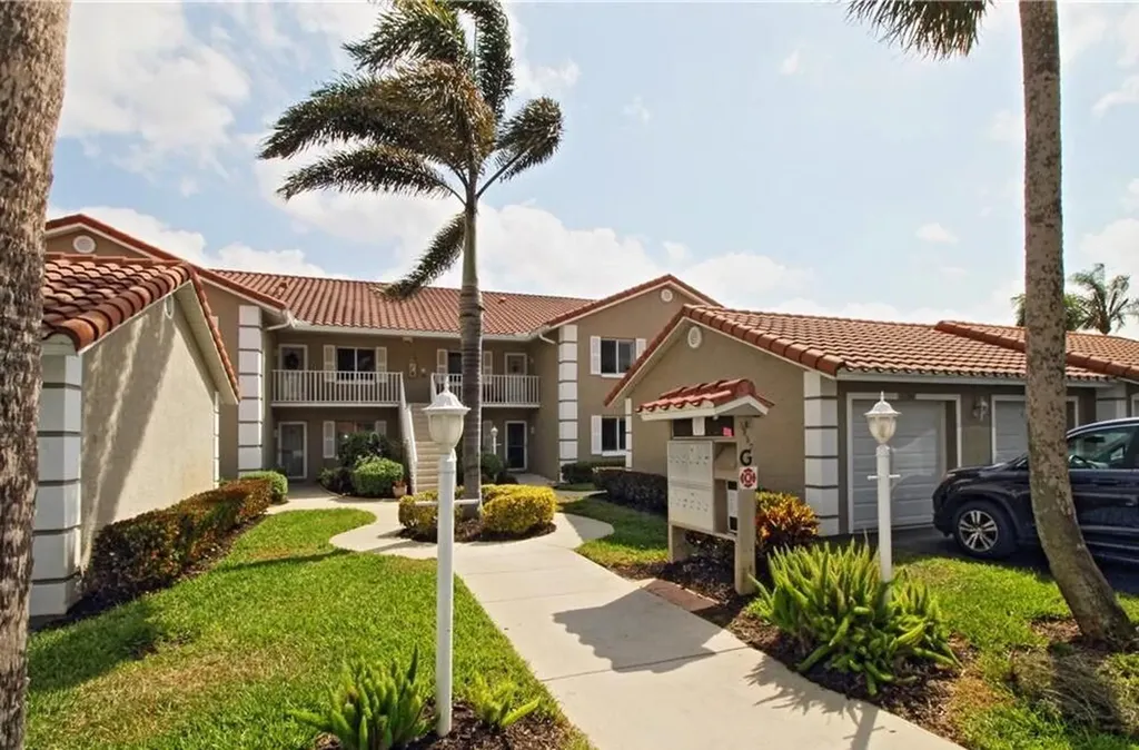 Naples FL, 5857 Cobblestone, Unit G101