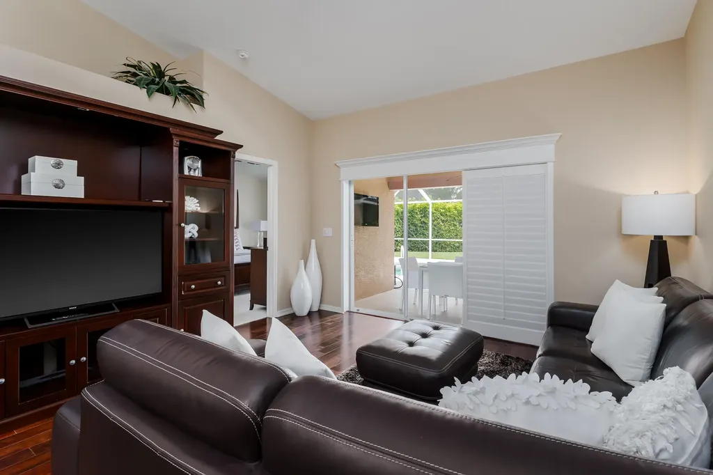 6658 Castlelawn Place Naples FL 34113