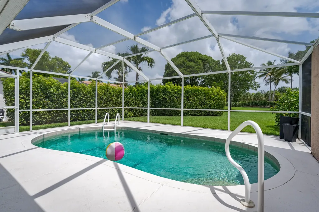 6658 Castlelawn Place Naples FL 34113