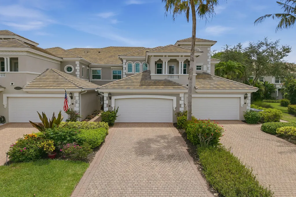 Naples FL, 9270 Campanile Circle, Unit 204