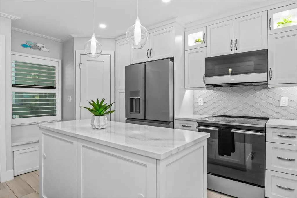 1085 Bald Eagle Drive Marco Island FL 34145