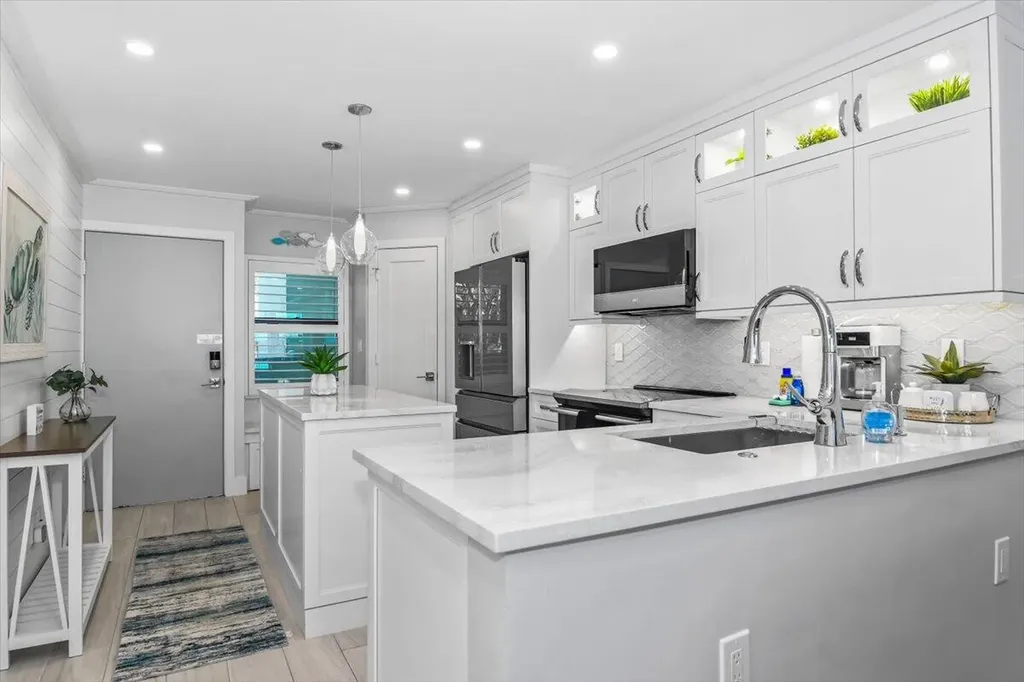 1085 Bald Eagle Drive Marco Island FL 34145