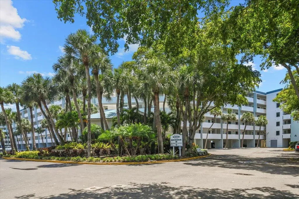 1085 Bald Eagle Drive Marco Island FL 34145