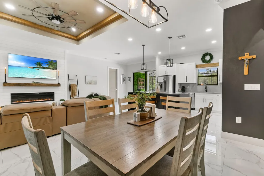 4473 Golden Gate Boulevard E Naples FL 34120