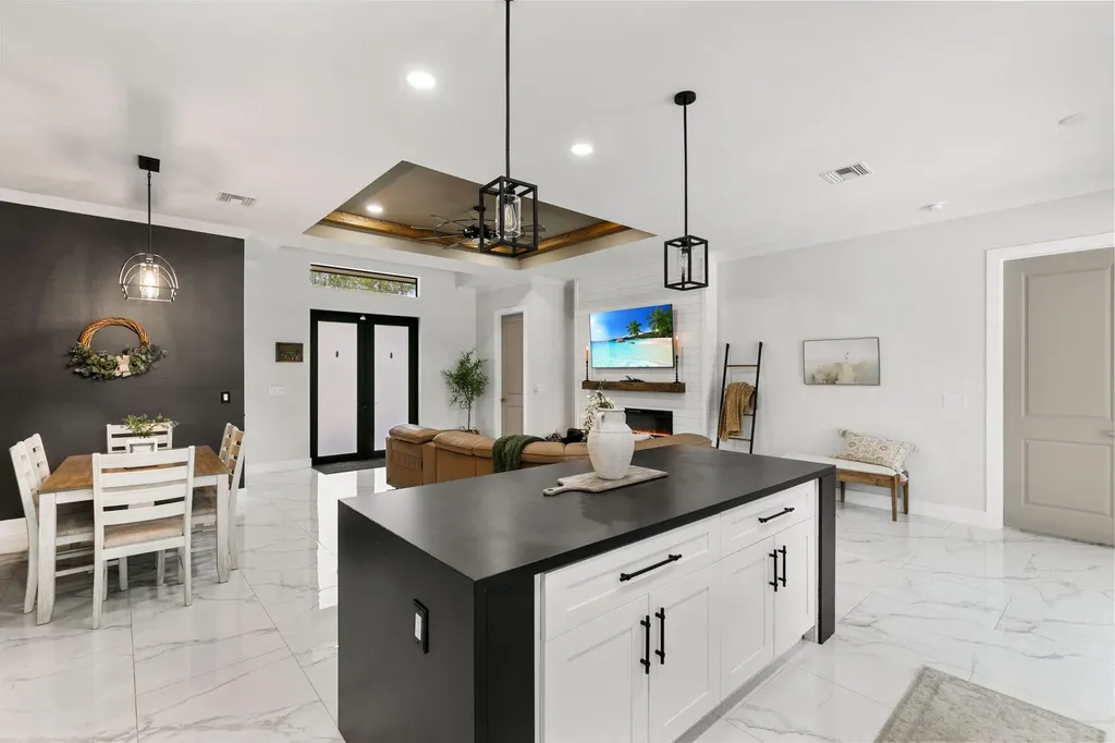 4473 Golden Gate Boulevard E Naples FL 34120