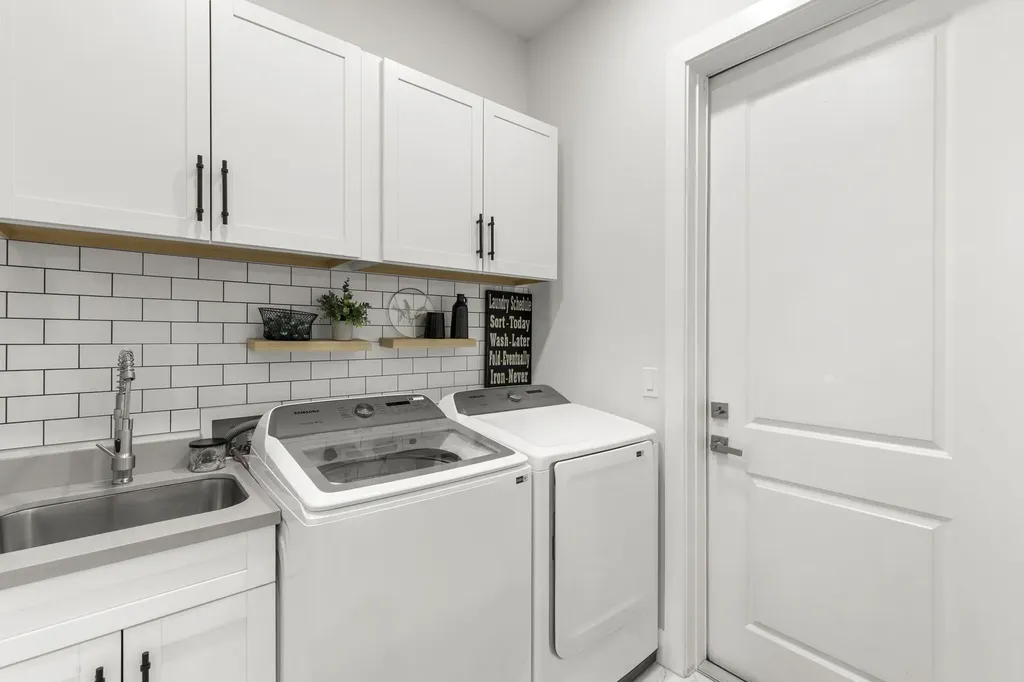 4473 Golden Gate Boulevard E Naples FL 34120