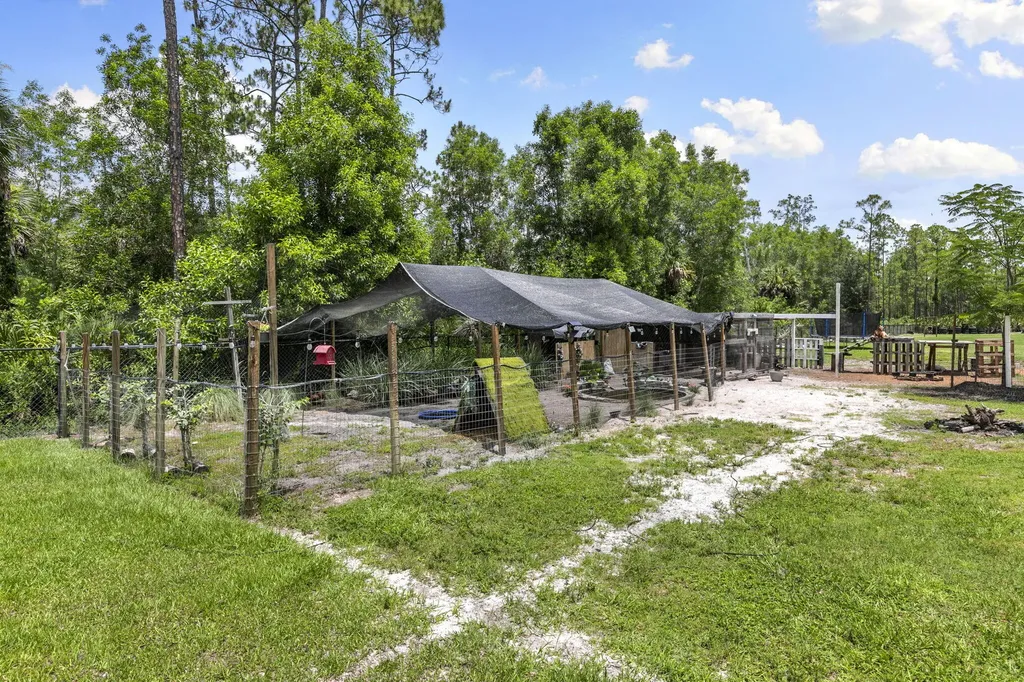4473 Golden Gate Boulevard E Naples FL 34120