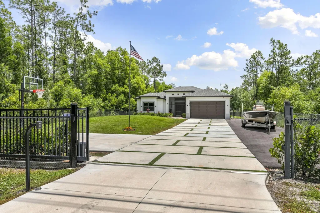 4473 Golden Gate Boulevard E Naples FL 34120