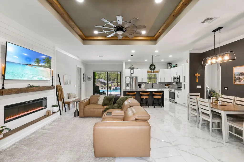 4473 Golden Gate Boulevard E Naples FL 34120