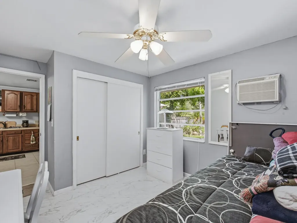 3577 Hibiscus Avenue Naples FL 34104