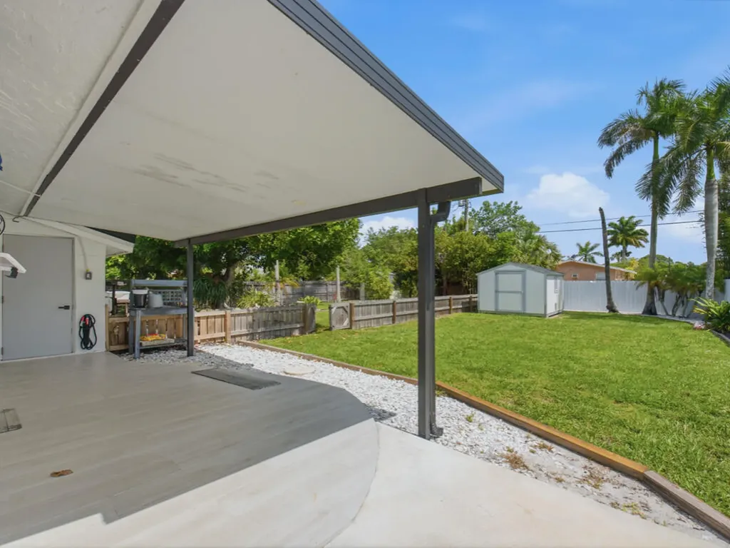 3577 Hibiscus Avenue Naples FL 34104