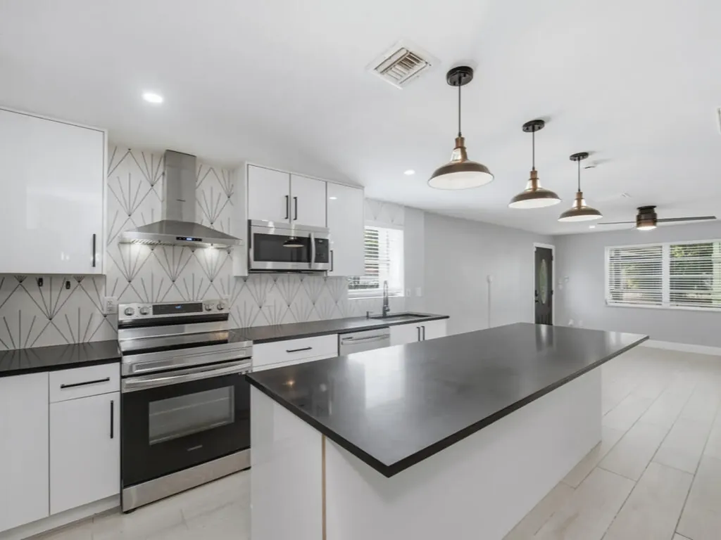 3577 Hibiscus Avenue Naples FL 34104
