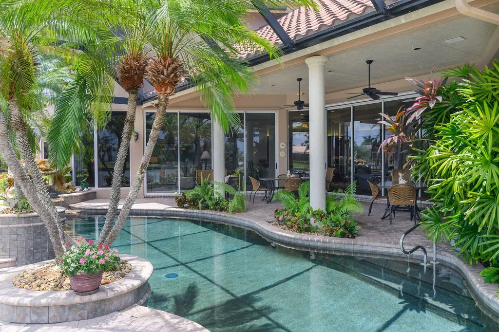 486 Clifton Court Marco Island FL 34145