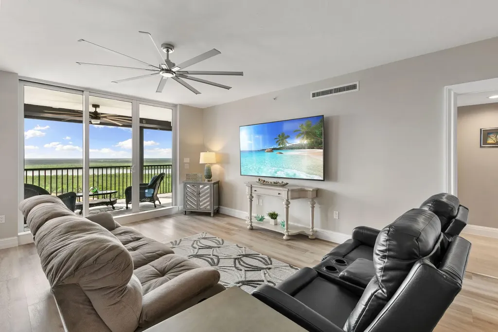 1060 Borghese Lane Naples FL 34114