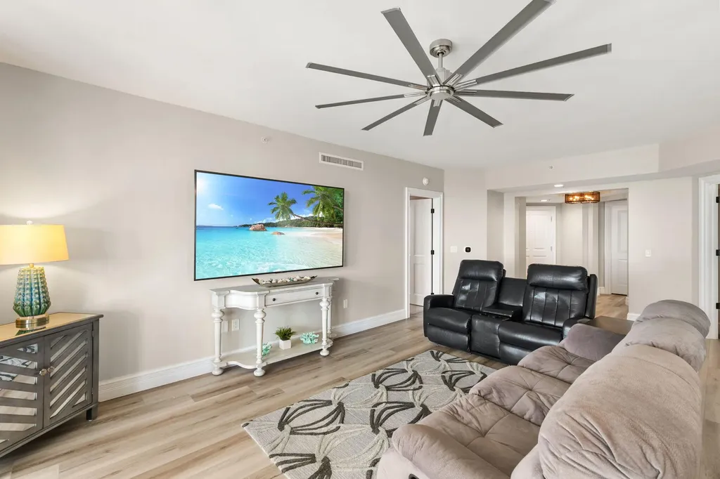 1060 Borghese Lane Naples FL 34114