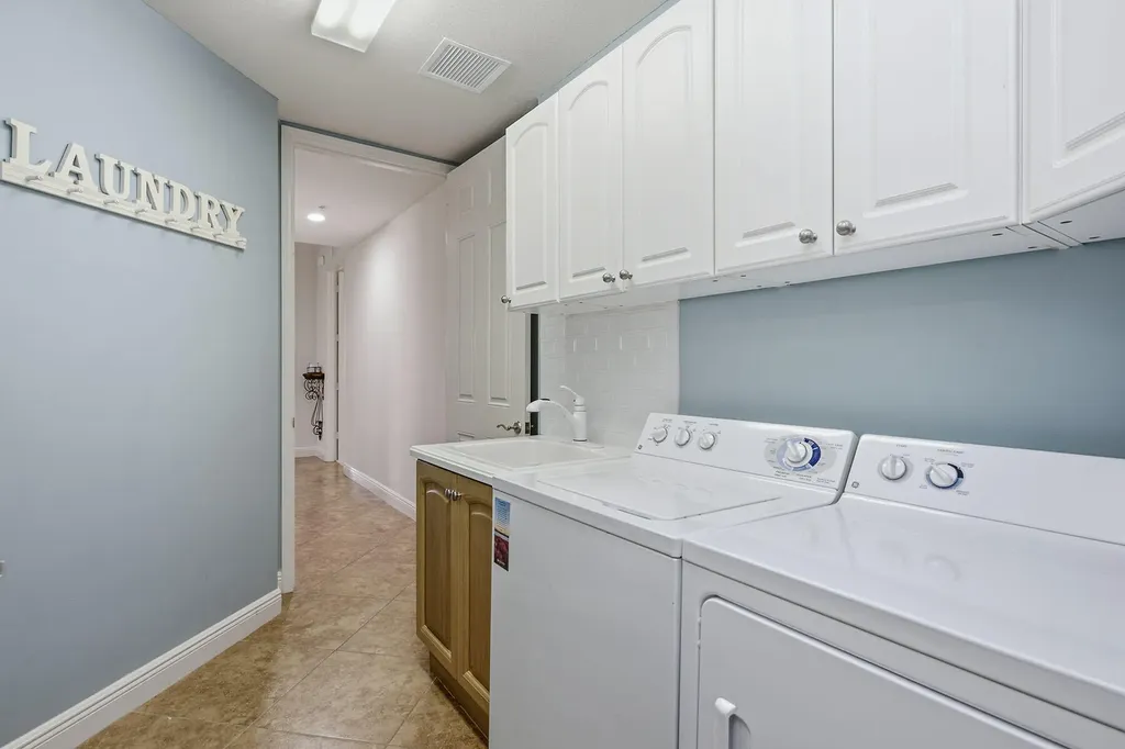 9243 Tesoro Lane Naples FL 34114