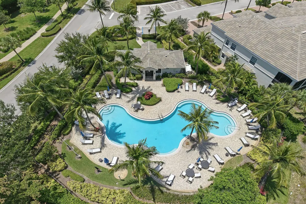 9243 Tesoro Lane Naples FL 34114
