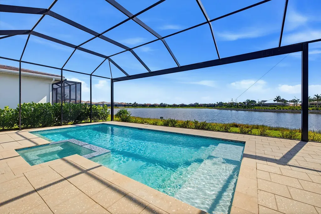 15382 Turin Drive Naples FL 34114