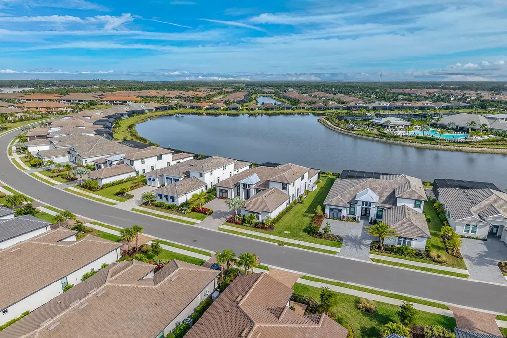 15382 Turin Drive Naples FL 34114