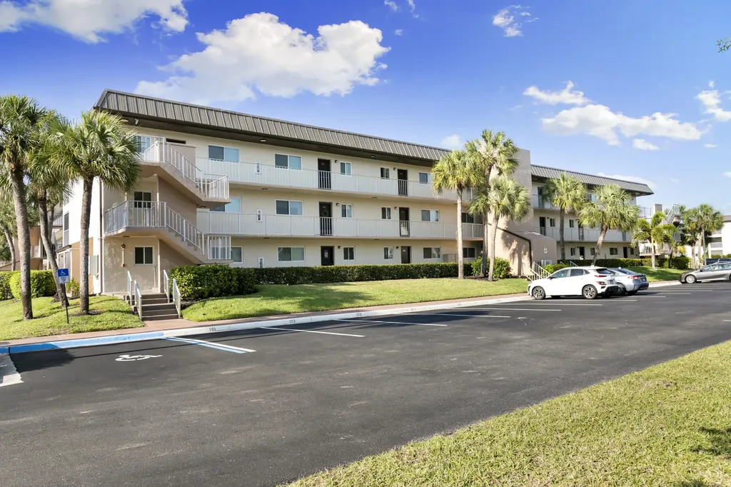 1008 Manatee Road Naples FL 34114