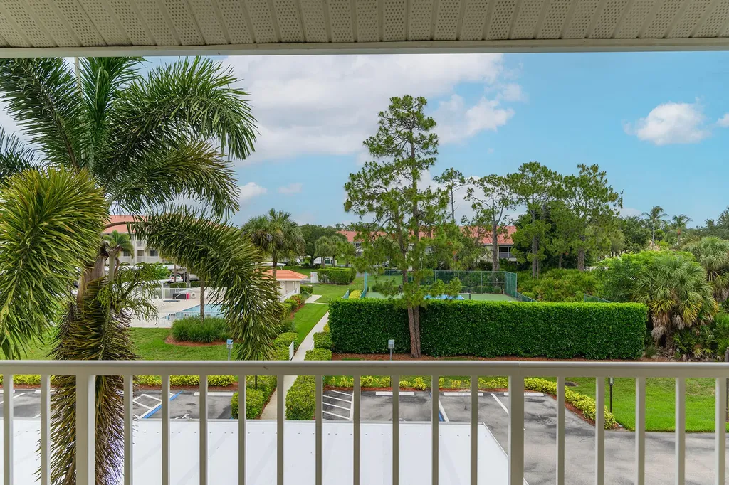 1100 Eastham Way Naples FL 34104