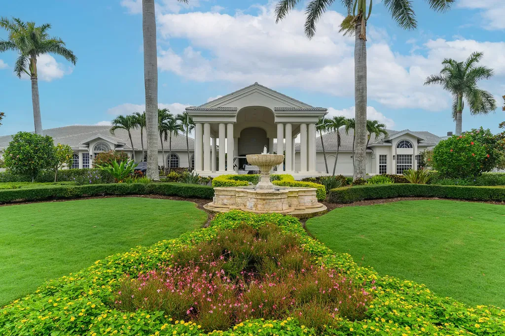 1100 Eastham Way Naples FL 34104