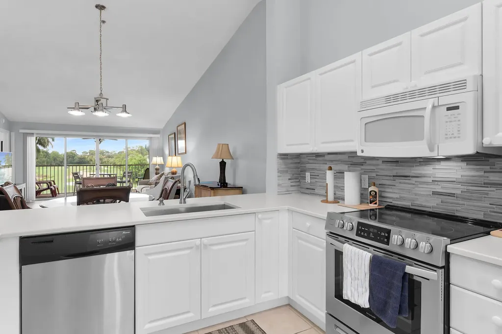 1100 Eastham Way Naples FL 34104