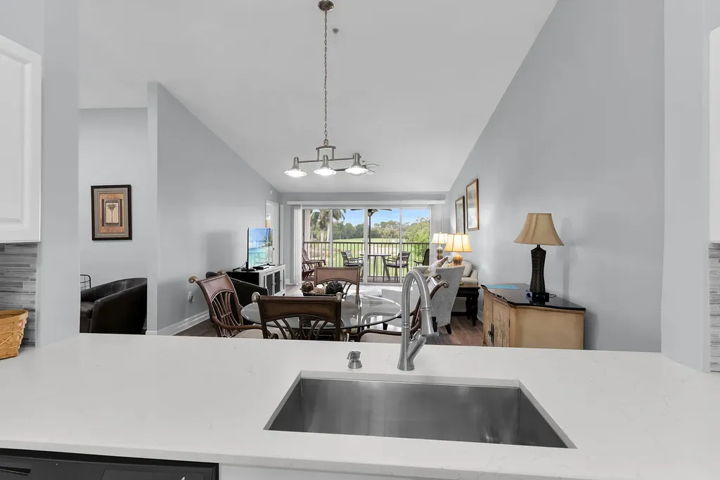 1100 Eastham Way Naples FL 34104