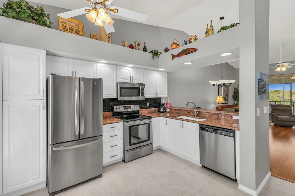 162 Newport Drive Naples FL 34114