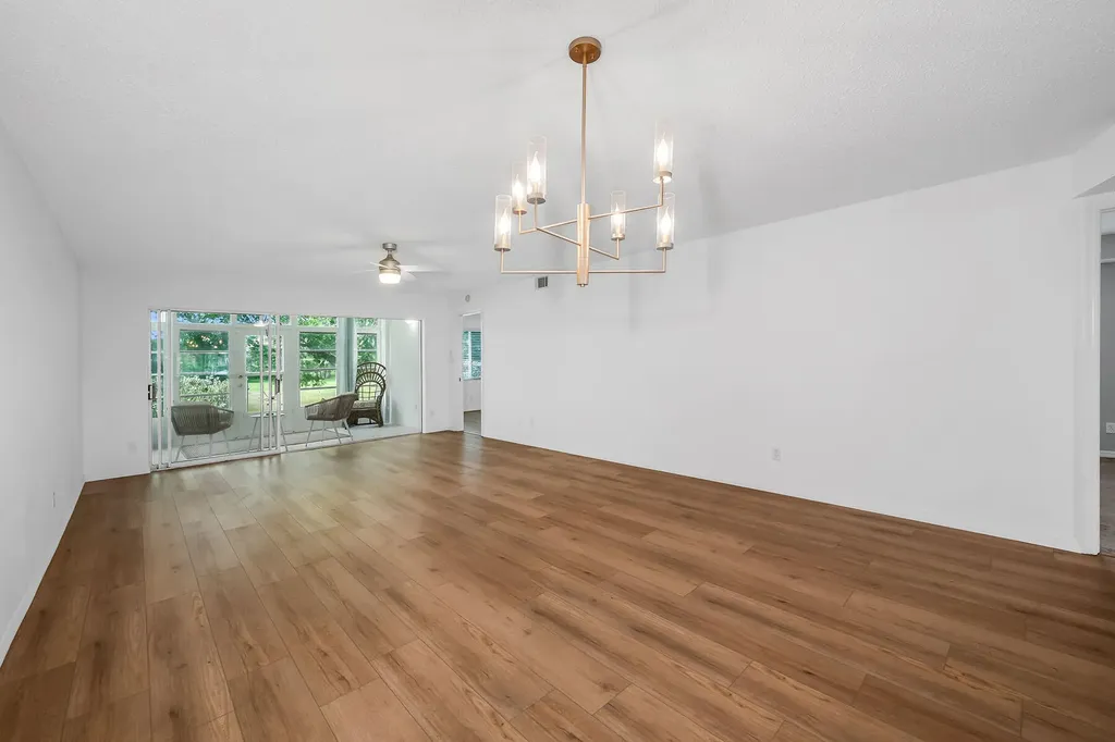 208 Furse Lakes Circle Naples FL 34104