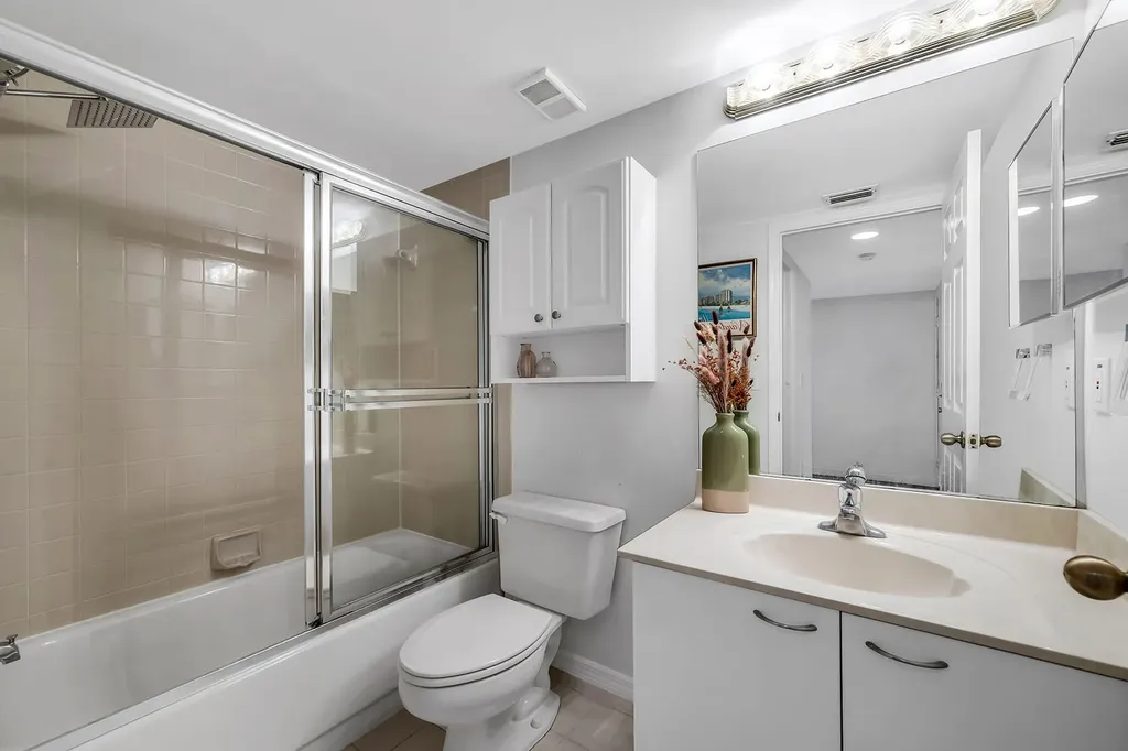 208 Furse Lakes Circle Naples FL 34104