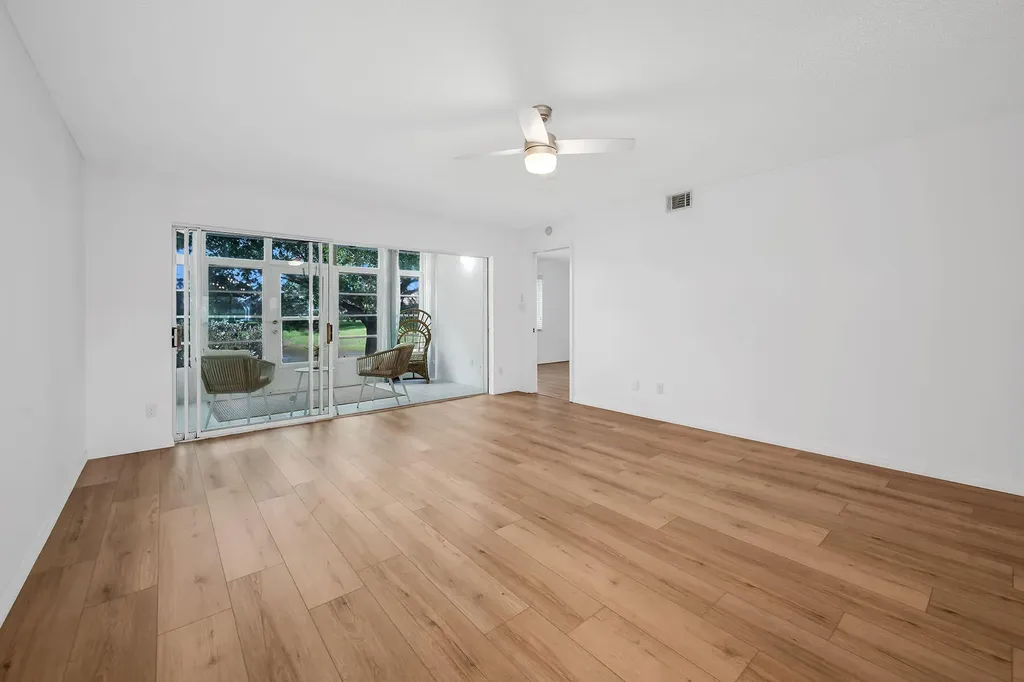 208 Furse Lakes Circle Naples FL 34104