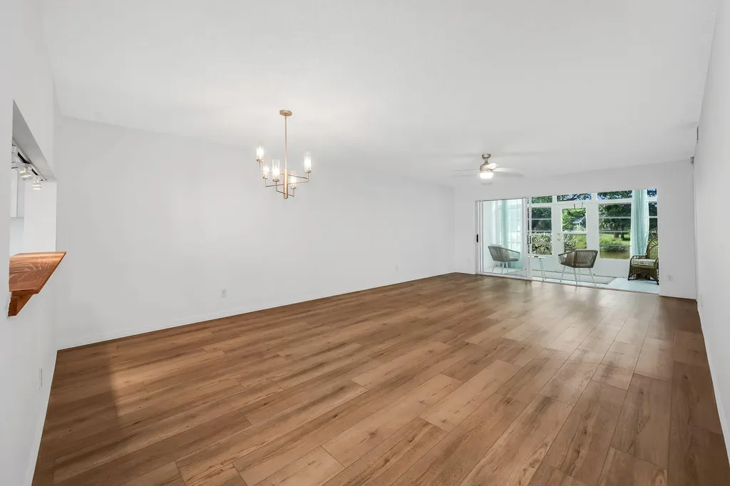 208 Furse Lakes Circle Naples FL 34104