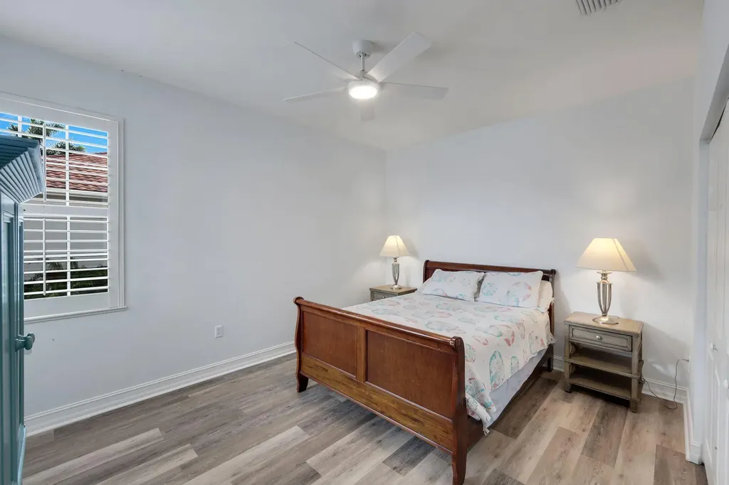 1277 Rialto Way Naples FL 34114