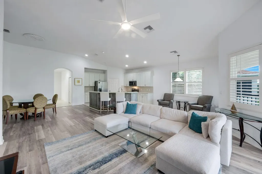 1277 Rialto Way Naples FL 34114