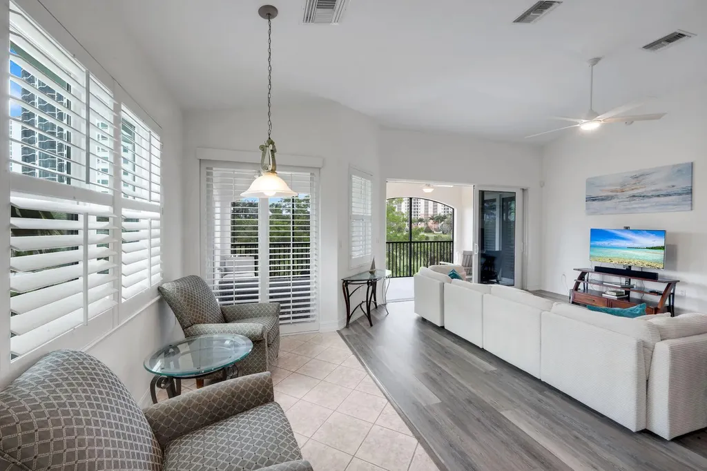 1277 Rialto Way Naples FL 34114