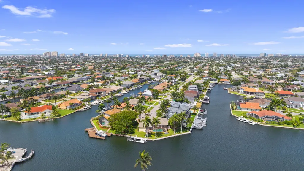 1688 Villa Court Marco Island FL 34145