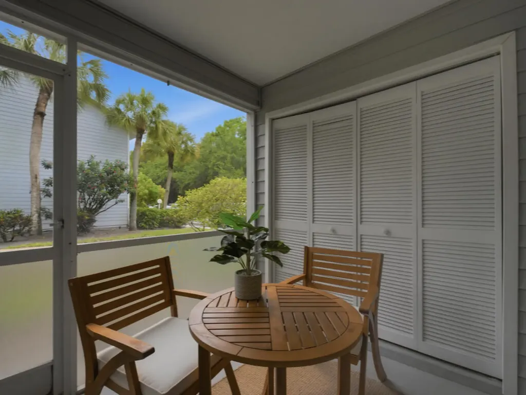 Naples FL, 1901 Courtyard Way, Unit C105
