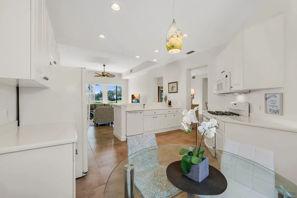 3141 Aviamar Circle Naples FL 34114